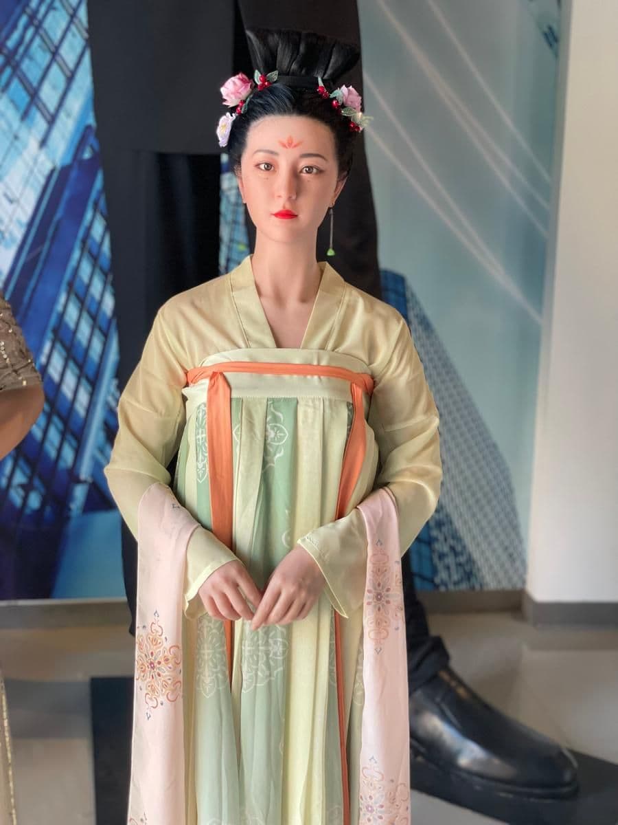 Imperial Court Lady wax figure